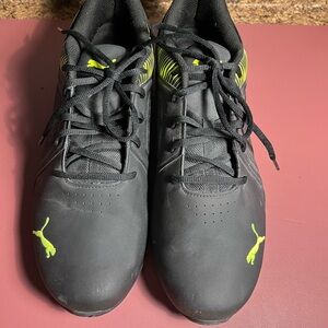 Puma Men's Black and Neon Yellow Athletic Shoes